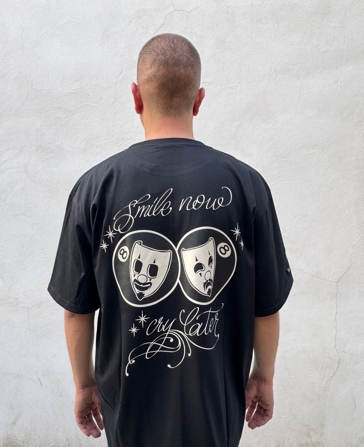 Playera “Bola 8”