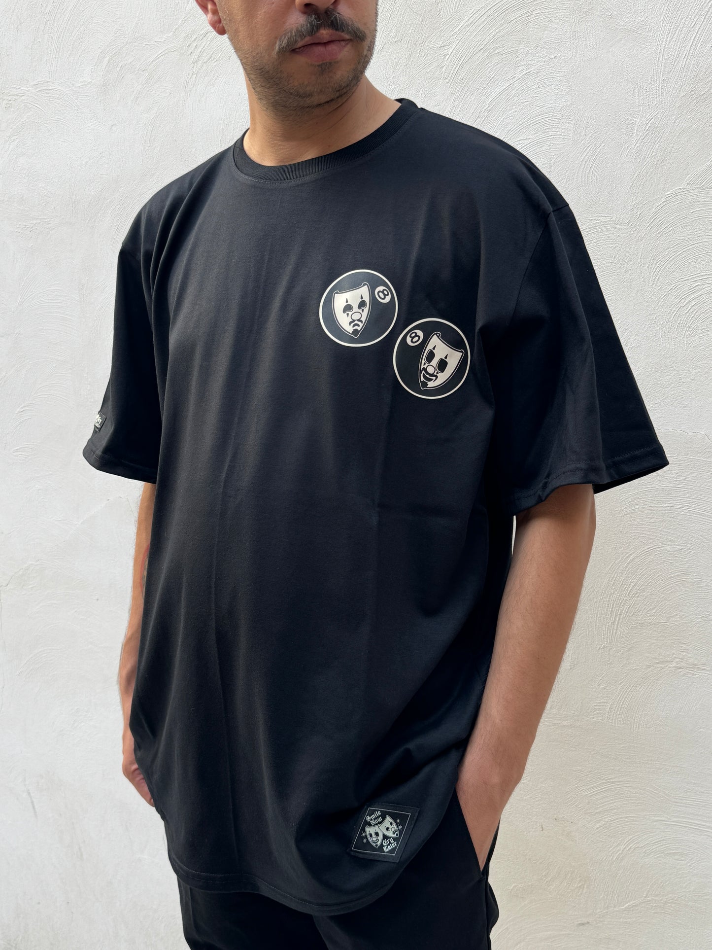Playera “Bola 8”
