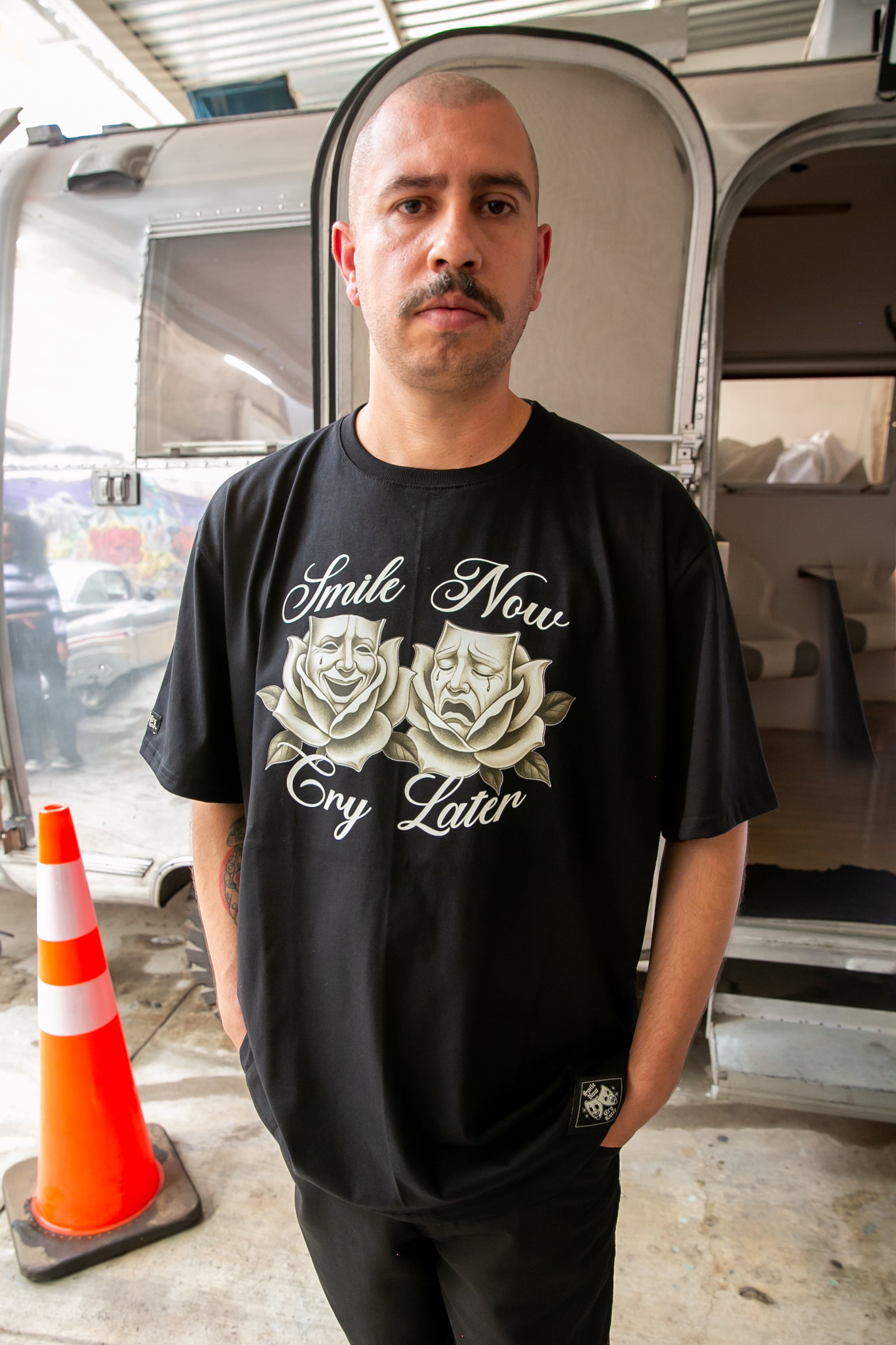 Playera “Flores Smile & cry”