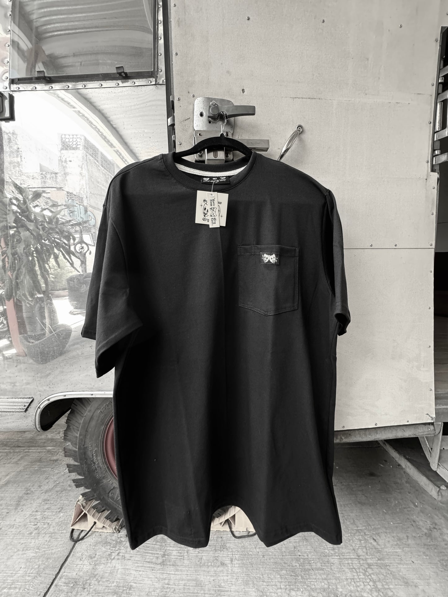 Playera bolsa “Zapata” negro