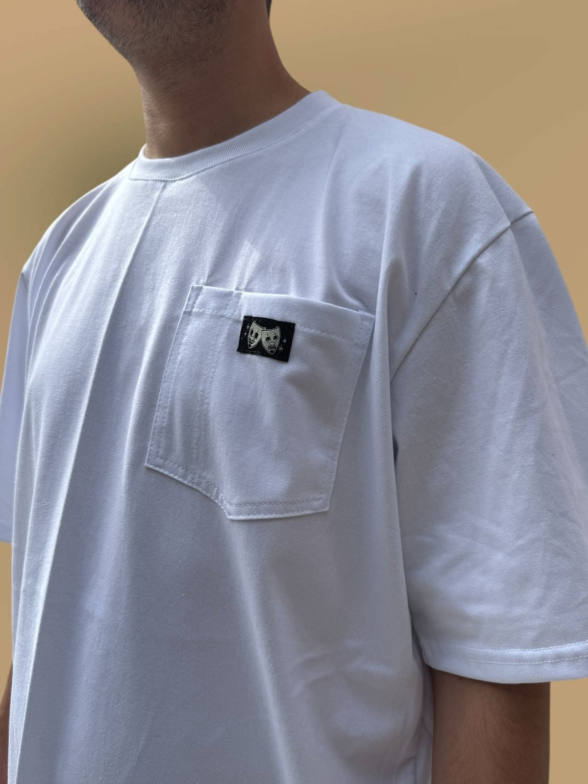 Playera bolsa “Villa” negro